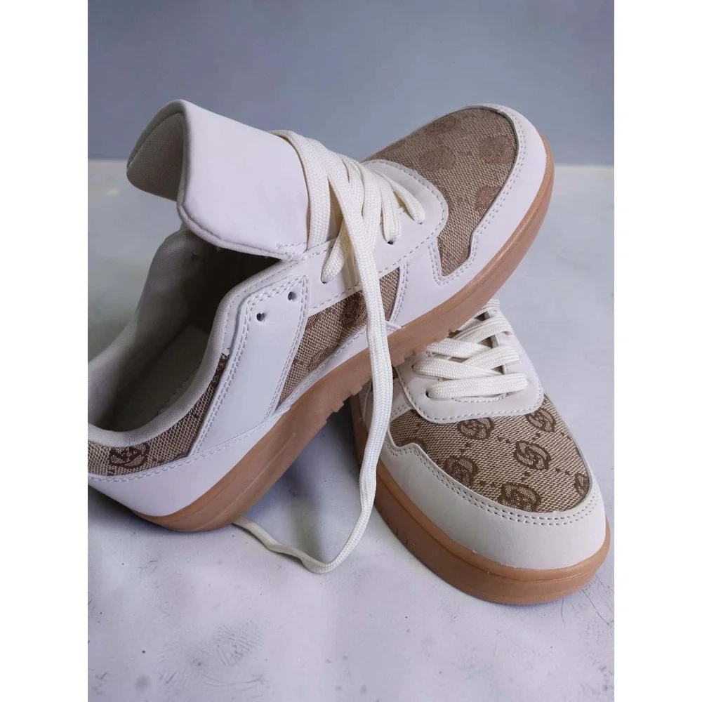 La Sheelah Rexx-02 Womens White Tan Monogram Low Top Sneakers Shoes Size 7